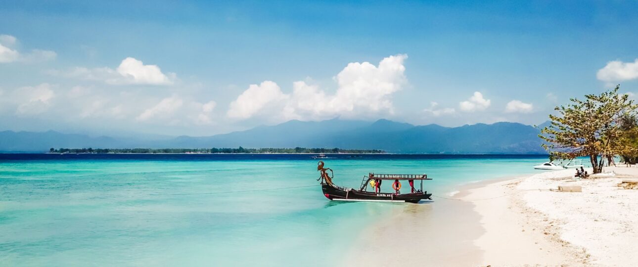 Floating Baot in Gili T