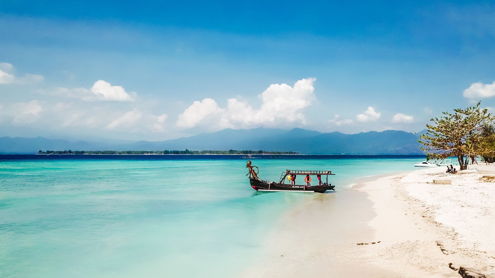 Floating Baot in Gili T